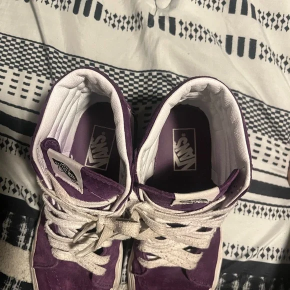 Used vans! Size 8 - Picture 3 of 6